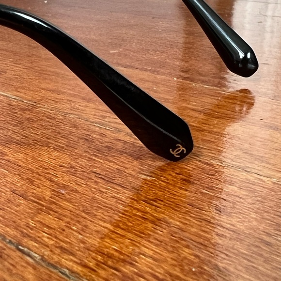 Chanel sunglasses, color gray gradient silver. - Picture 5 of 9